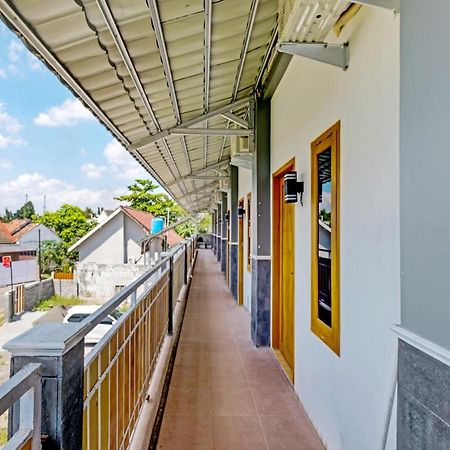 Oyo 90325 Pondok Dnayu Syariah Jarakan Exteriér fotografie
